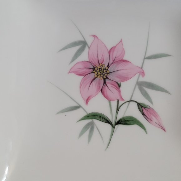 Vintage Royal Albert Bone China England "Elfin" Pattern Bonbon Dish - Picture 2 of 6